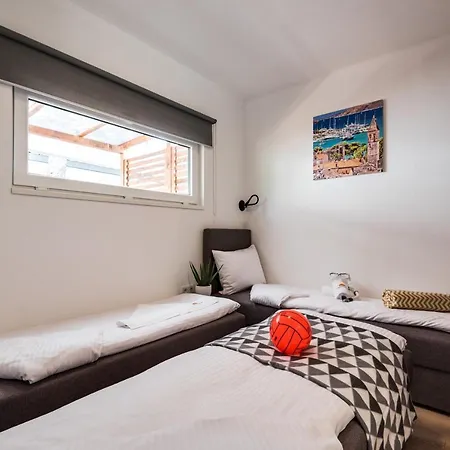Apartment With Wifi Pirovac, Sibenik - 16443