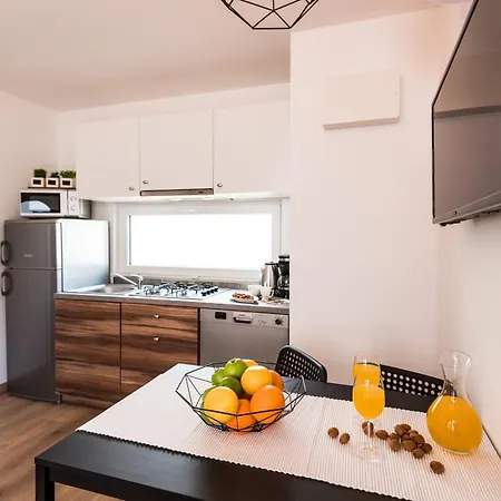 Apartment With Wifi Pirovac, Sibenik - 16443 *